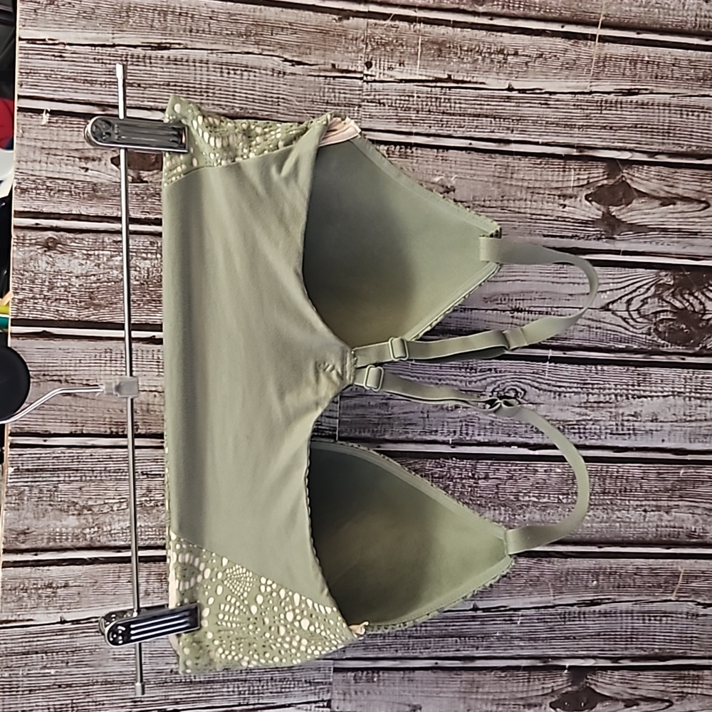 Body by Victoria Lightly Lined Plunge Bra - Picture 3 of 4